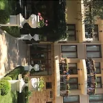 Golden Pearl Σάνι Μπιτς